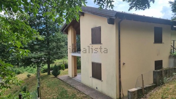 casa indipendente in vendita a Ventasso in zona Collagna