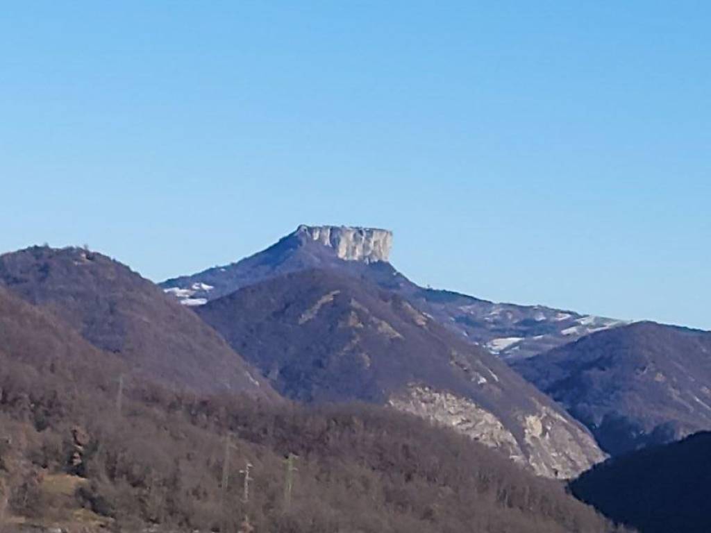 casa indipendente in vendita a Ventasso in zona Ligonchio