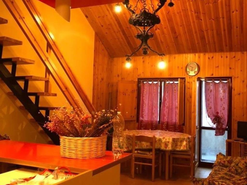 appartamento in vendita a Ventasso in zona Cerreto Laghi