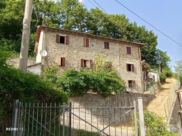 casa indipendente in vendita a Ventasso in zona Acquabona