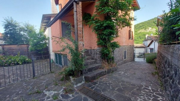 appartamento in vendita a Ventasso