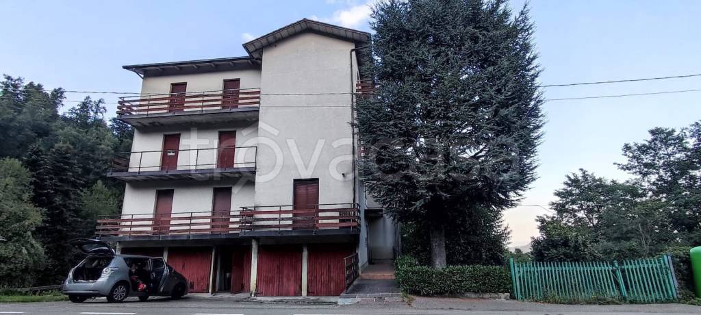 appartamento in vendita a Ventasso in zona Ramiseto