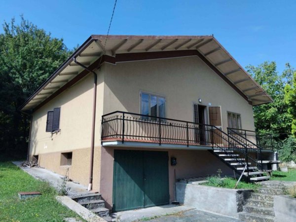 casa indipendente in vendita a Ventasso