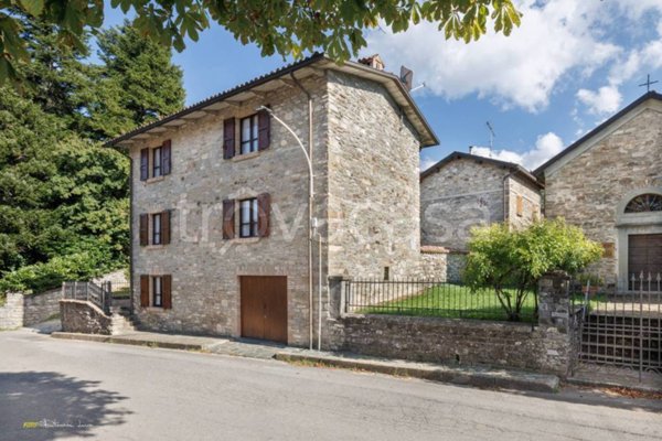 casa indipendente in vendita a Ventasso in zona Castagneto