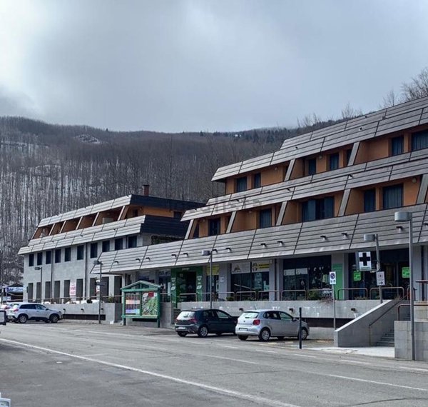 negozio in vendita a Ventasso in zona Cerreto Laghi