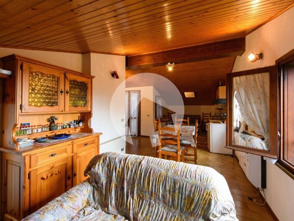 attico in vendita a Ventasso in zona Cervarezza