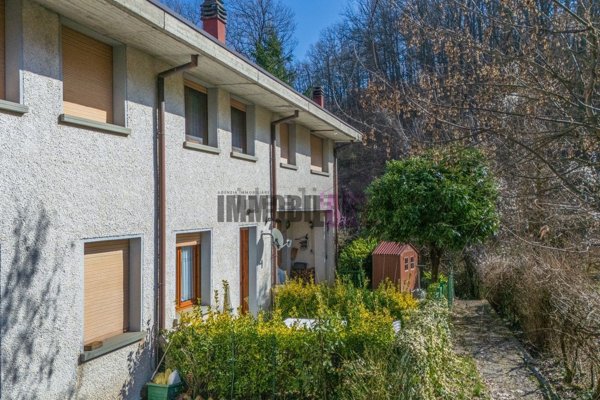 casa indipendente in vendita a Ventasso in zona Ramiseto