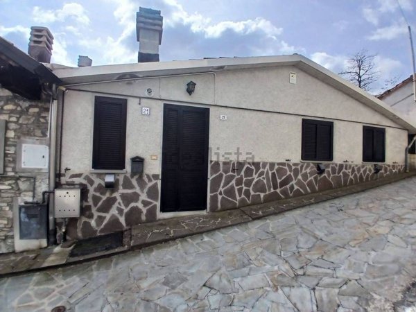 casa indipendente in vendita a Ventasso in zona Ramiseto