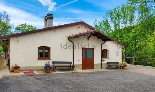 casa indipendente in vendita a Ventasso