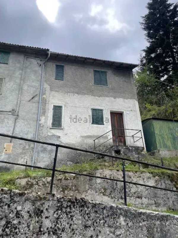 appartamento in vendita a Ventasso in zona Ligonchio