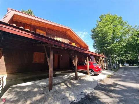 casa indipendente in vendita a Ventasso in zona Cerreto Laghi