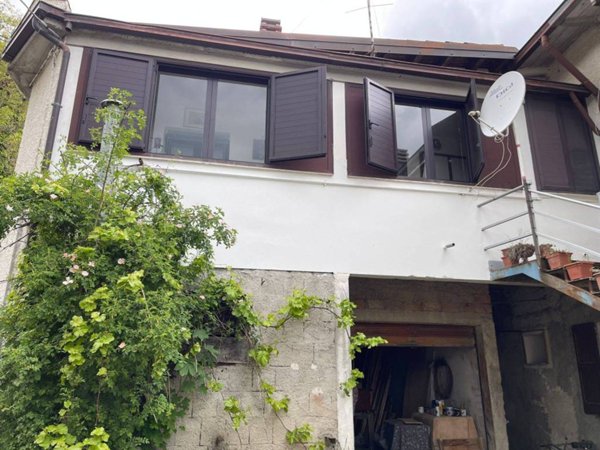 casa indipendente in vendita a Ventasso in zona Collagna