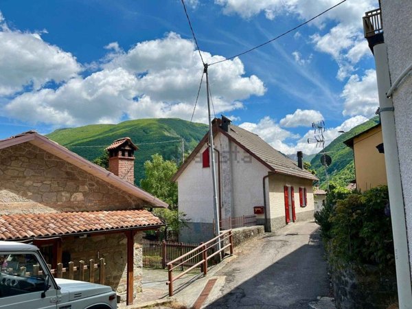 pentavano in vendita a Ventasso in zona Ligonchio