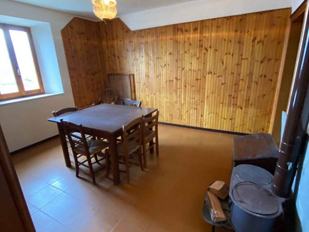 appartamento in vendita a Ventasso in zona Casalino