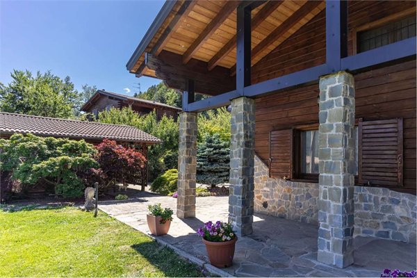 casa indipendente in vendita a Ventasso in zona Collagna