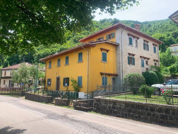 casa indipendente in vendita a Ventasso in zona Ligonchio