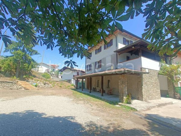 casa indipendente in vendita a Ventasso in zona Cerreto Laghi