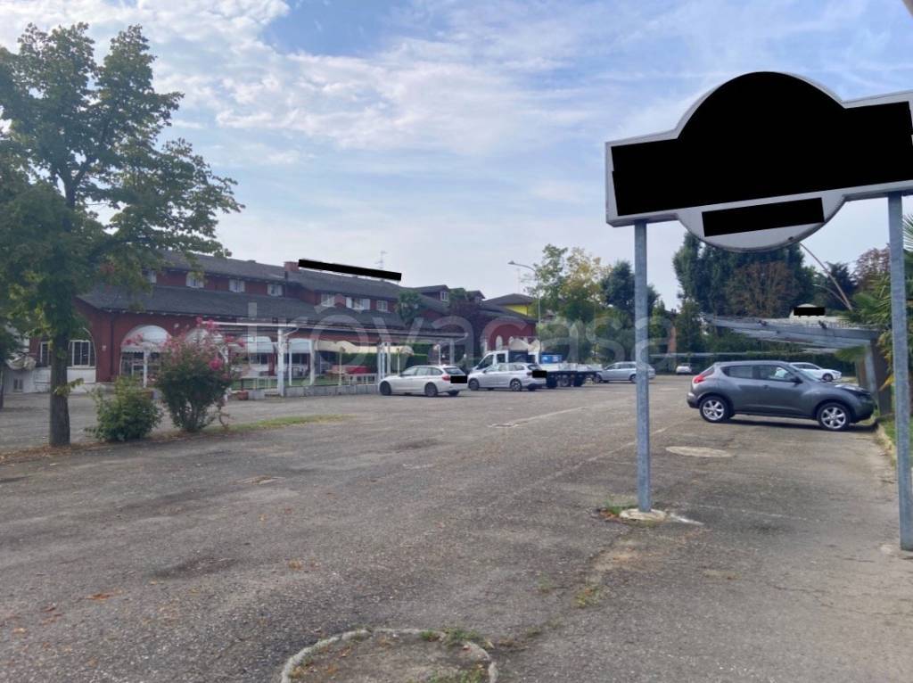 negozio in vendita a Bastiglia