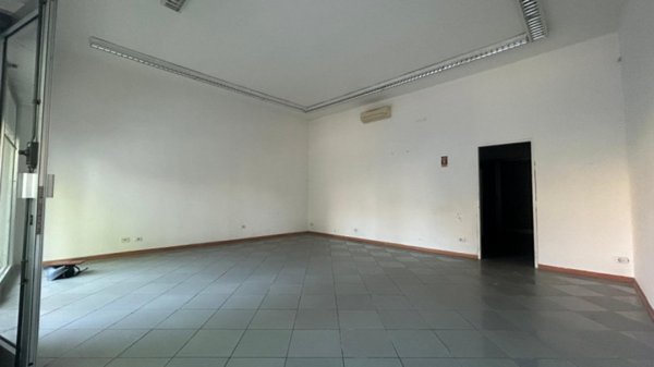 negozio in vendita a Bastiglia