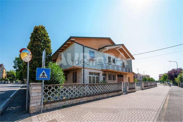 casa indipendente in vendita a Bastiglia
