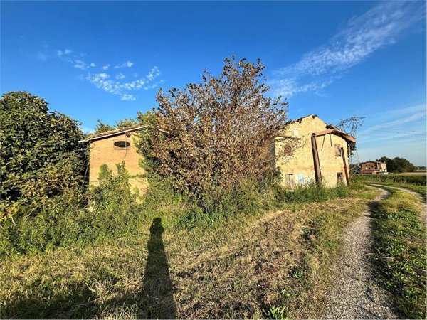 casale in vendita a Bastiglia