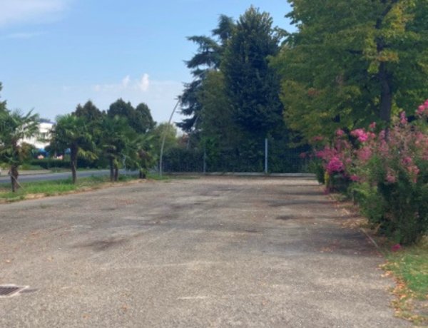 negozio in vendita a Bastiglia