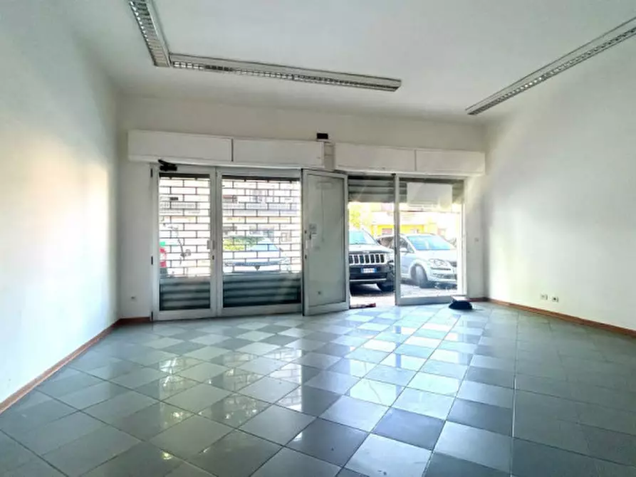 negozio in vendita a Bastiglia