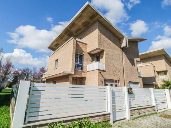 casa indipendente in vendita a Bomporto