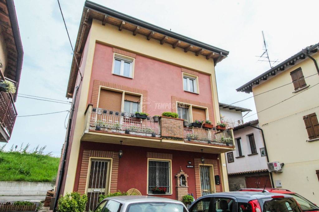 casa indipendente in vendita a Bomporto in zona Solara