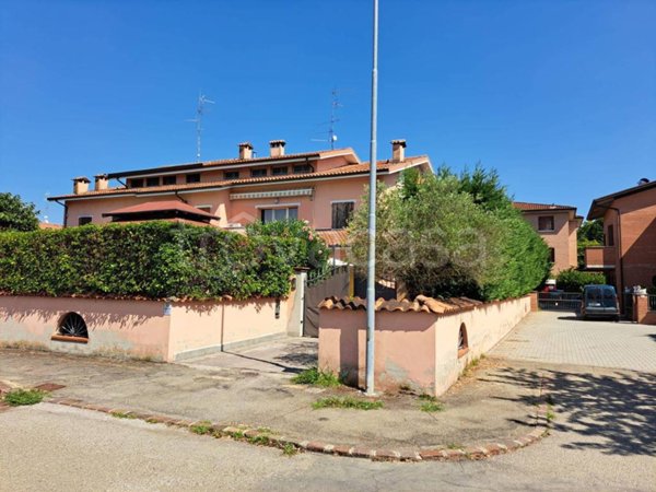 appartamento in vendita a Bomporto in zona Solara