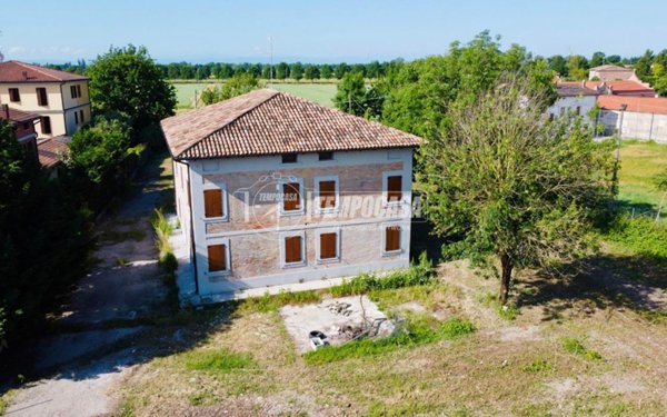 casa indipendente in vendita a Bomporto in zona Sorbara