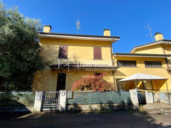 casa indipendente in vendita a Bomporto in zona Solara