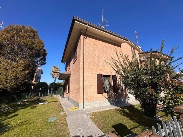 casa indipendente in vendita a Bomporto