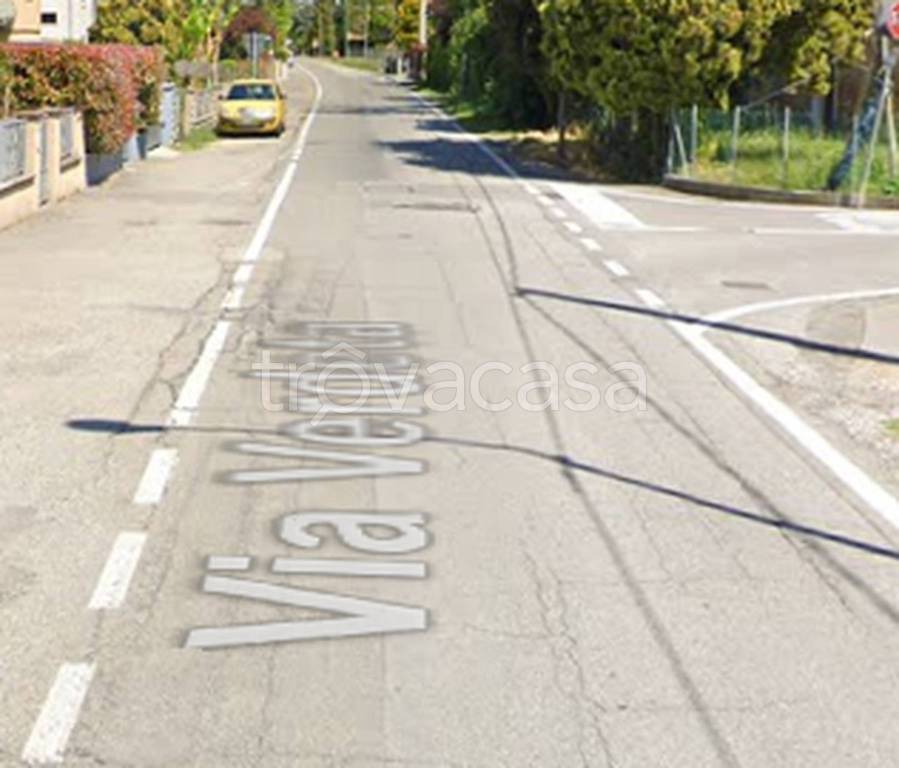 locale commerciale in vendita a Bomporto in zona Sorbara