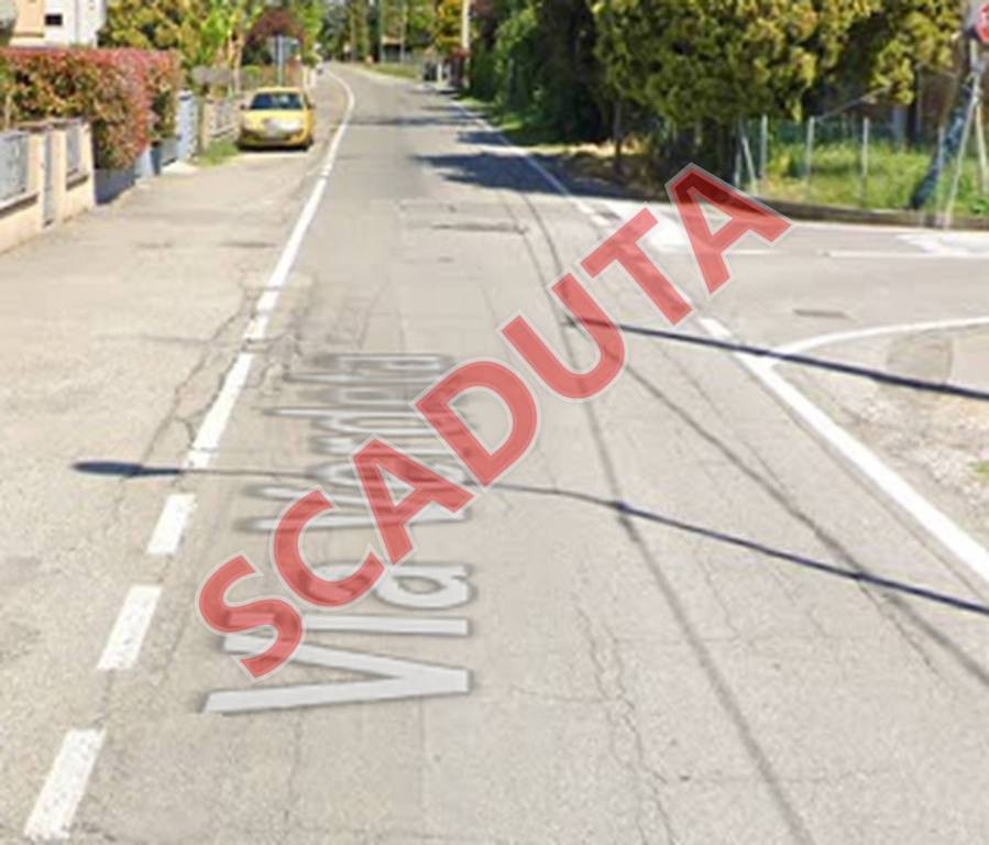 locale commerciale in vendita a Bomporto in zona Sorbara