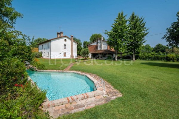 casa indipendente in vendita a Bomporto