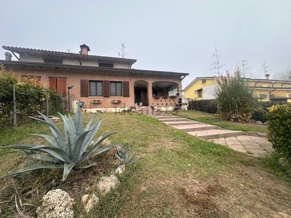 casa indipendente in vendita a Bomporto in zona Solara