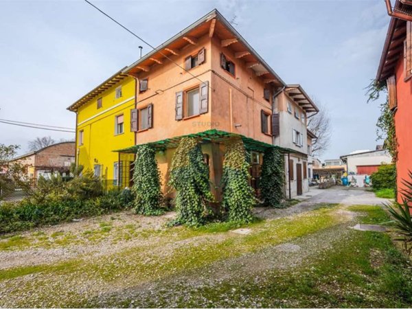 casa indipendente in vendita a Bomporto in zona Sorbara