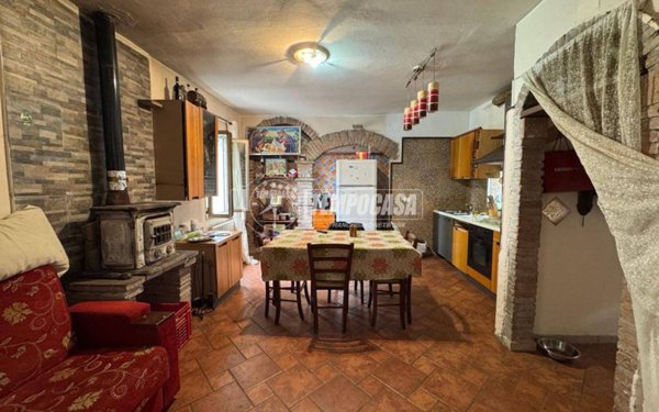 casa indipendente in vendita a Bomporto in zona Solara