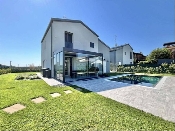 casa indipendente in vendita a Campogalliano in zona Saliceto Buzzalino
