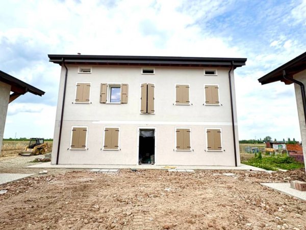 casa indipendente in vendita a Campogalliano