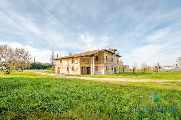 casale in vendita a Campogalliano in zona Panzano