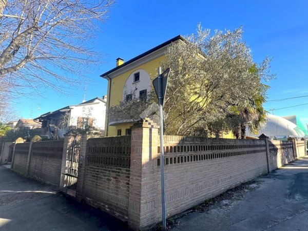 casa indipendente in vendita a Camposanto
