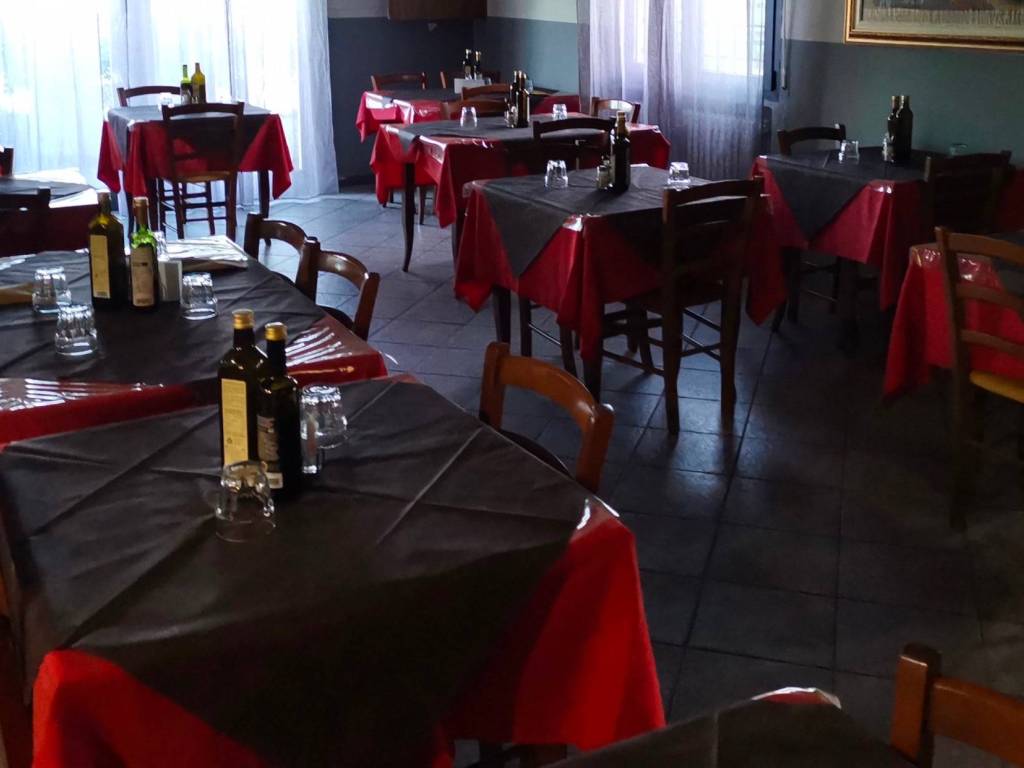 negozio in vendita a Camposanto