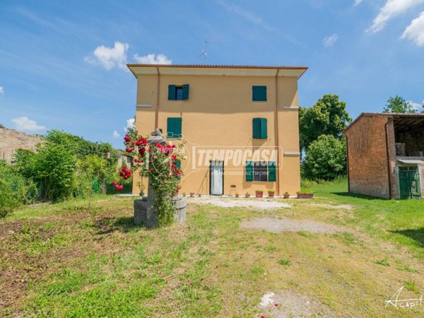 appartamento in vendita a Camposanto in zona Cadecoppi