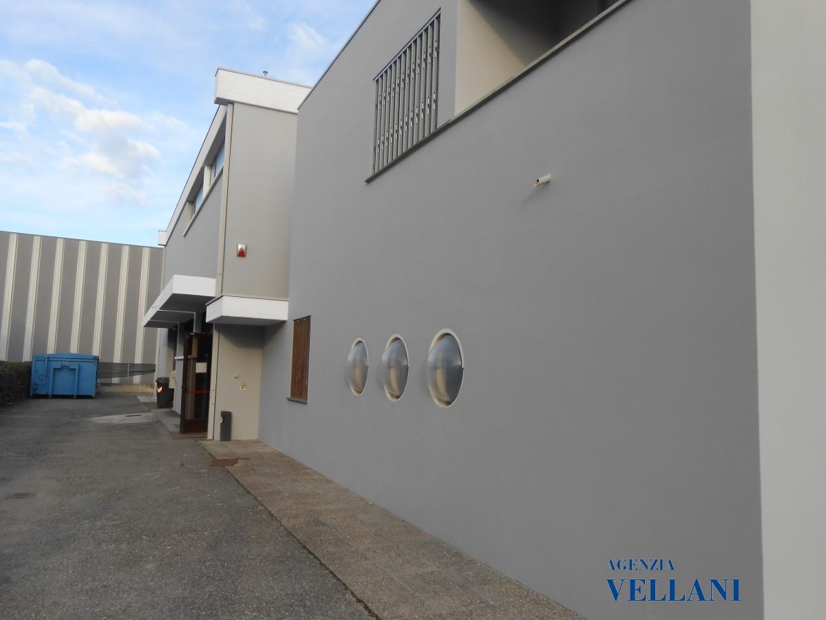 locale commerciale in affitto a Carpi