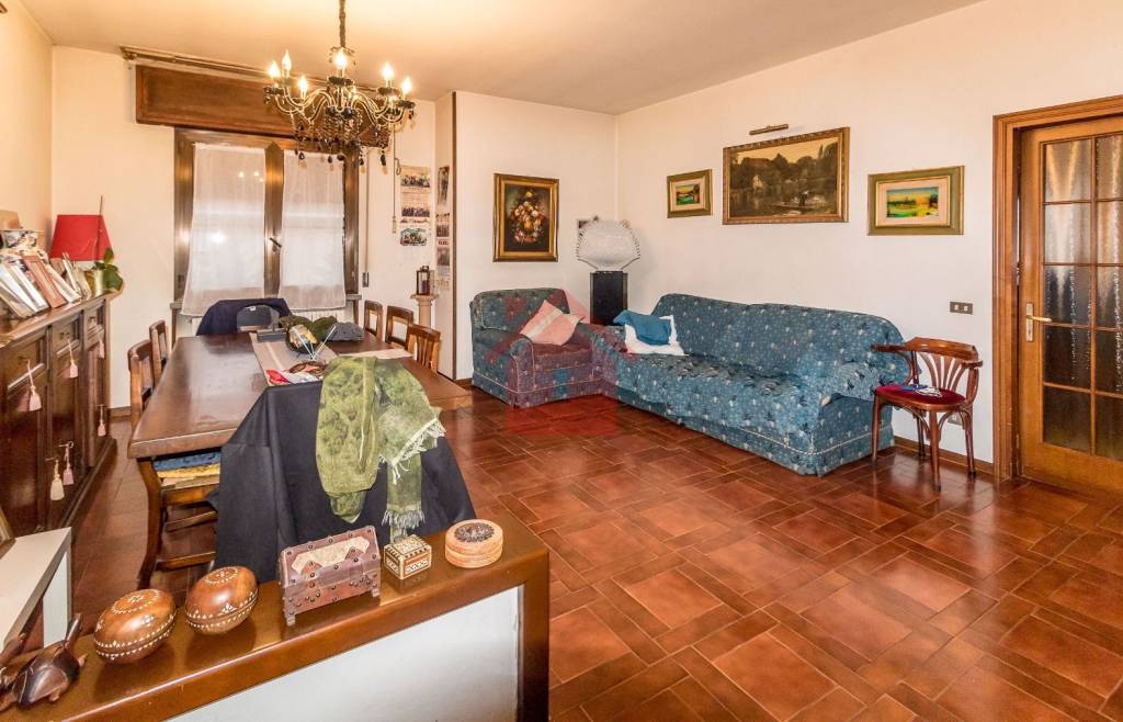 appartamento in vendita a Carpi in zona Cortile