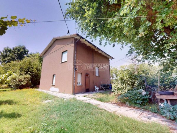 casa indipendente in vendita a Carpi in zona Budrione