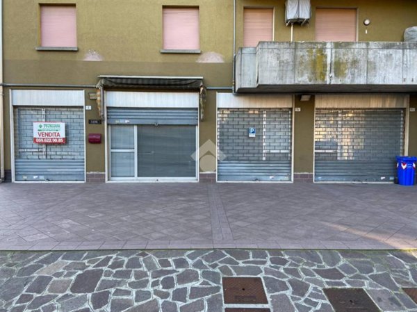 negozio in vendita a Carpi in zona Quartirolo