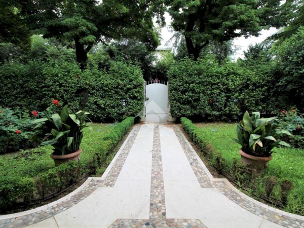 casa indipendente in vendita a Carpi